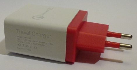 Travel Charger AR430 DC5V 3.5A AC110-240V 4 USB portos QC 3.0 gyorstöltő
