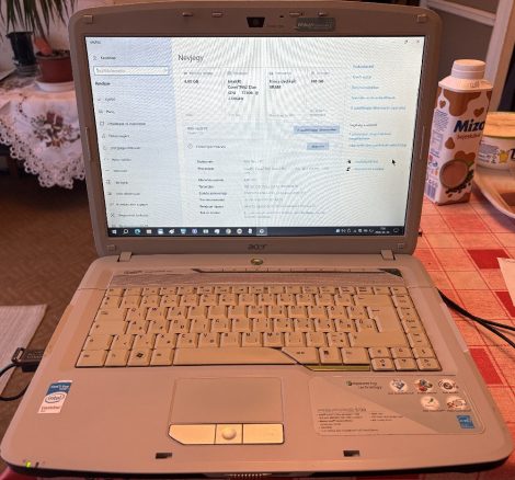 Acer Aspire 5720 laptop - egyéni RAM és HDD mérettel 2008 T7300 DDR2