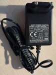 12V 1A tápegység F12DE1200100A fali dugasztáp