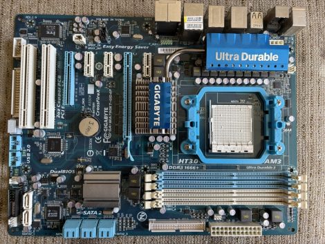GIGABYTE GA-MA790XT-UD4P AMD AM3 alaplap 2011