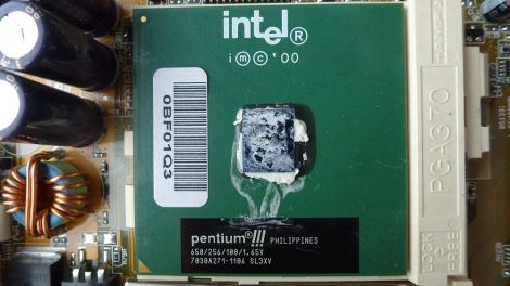 Intel Pentium III 650 MHz s370 cpu 256K Cache, 100 MHz FSB PPGA370 SL3XV