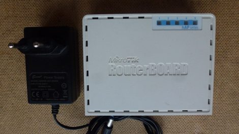 Mikrotik hAP RB951Ui-2nD Poe Wifi router USB porttal
