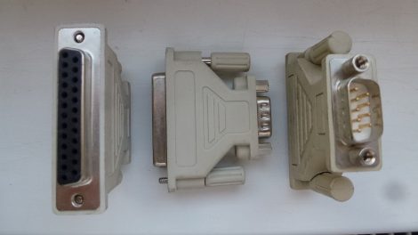 RS-232 9 - 25 tűs átalakító adapter