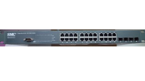 SMC Networks Gigabit TigerSwitch SMC8024L2 24 portos gigabit switch 4 SFP porttal 2006 722.8585EU 752.8585EU