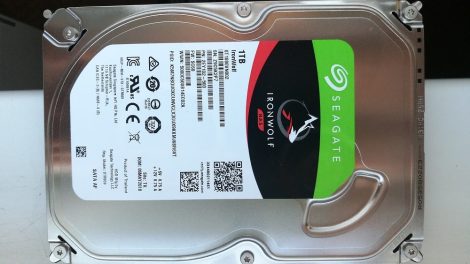 Seagate IronWolf 3.5" 1TB NAS merevlemez HDD 100%/100% 5900rpm 64MB SATA3 ST1000VN002-2EY102