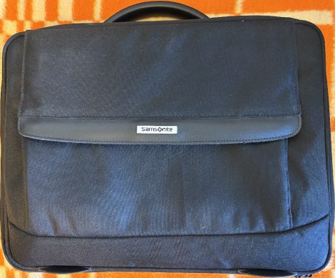 Samsonite 16" laptop táska fekete vászon